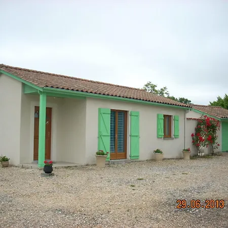 Maison Charmante Avec Terrasse, Jardin Clos Et Animaux Acceptes - Fr-1-616-90 * Saint-Martin-de-Riberac
